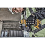 Masina de gaurit/infiletat fara percutie cu 2 acumulatori 5Ah fixare curea DeWalt DCD805P2LRT